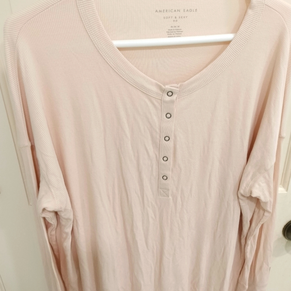 American Eagle soft & sexy sz m shirt